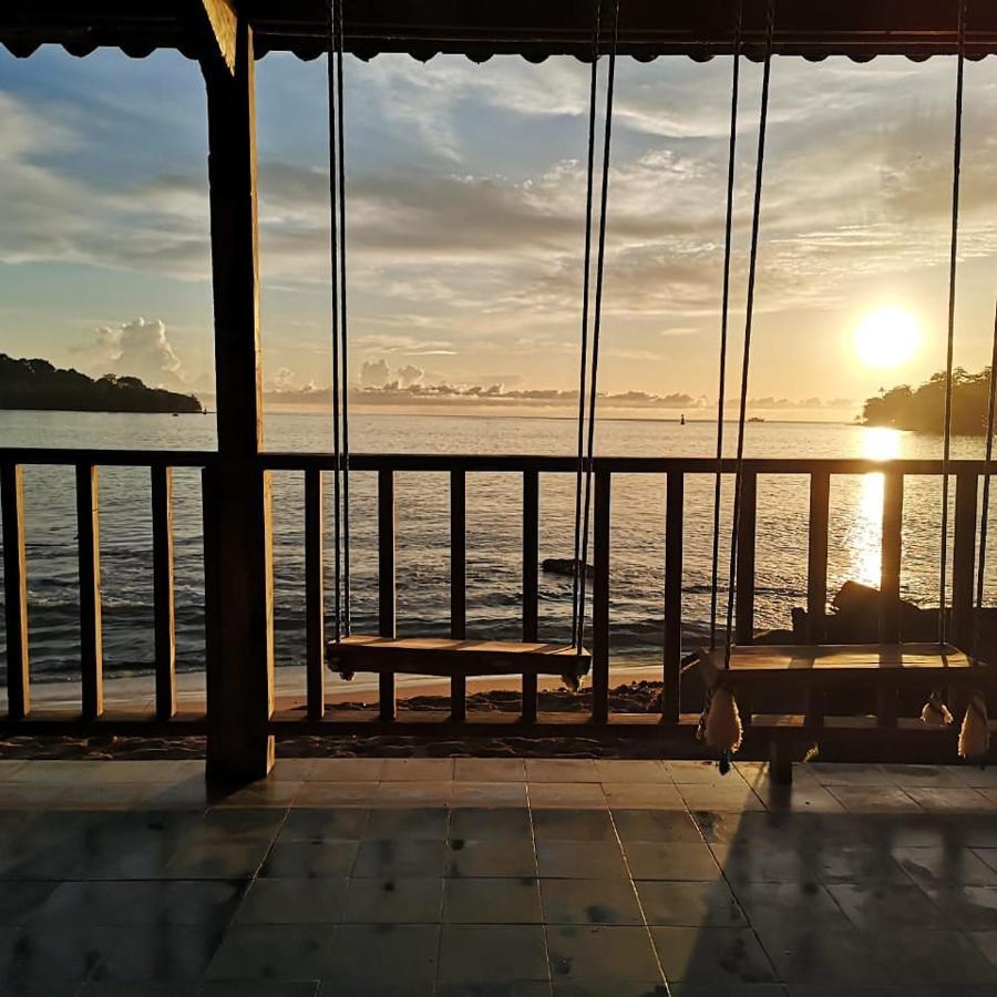 Cafe Del Mar Sapzurro Bed & Breakfast Exterior photo